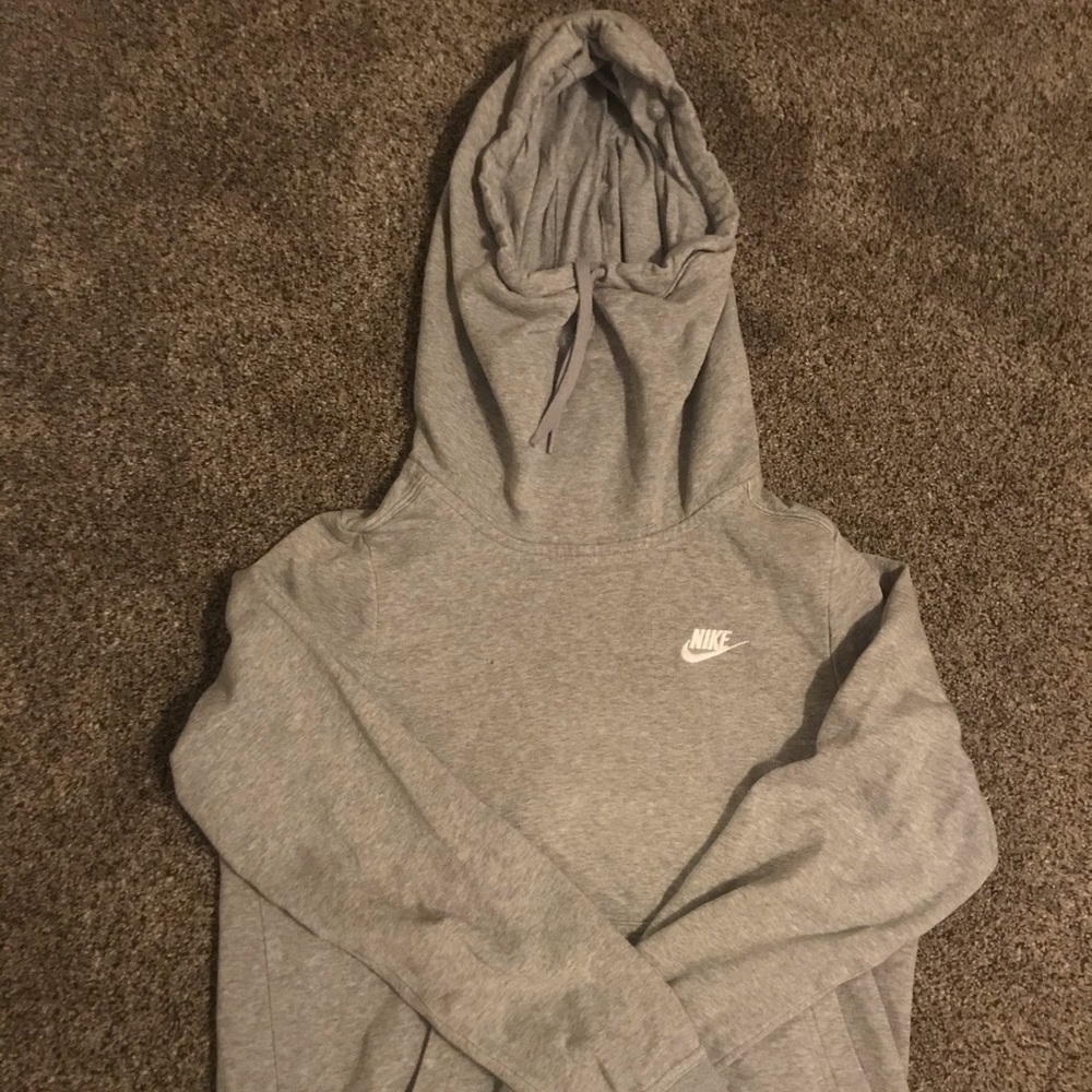 Nike hooded sweatshirt with pocket
